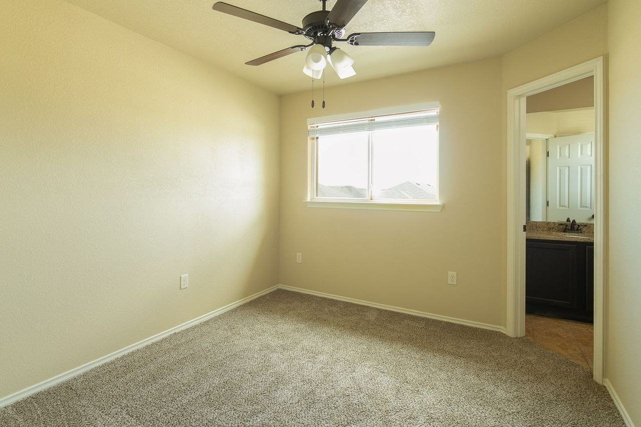 166 Samuel Dr - Photo 6 of 14