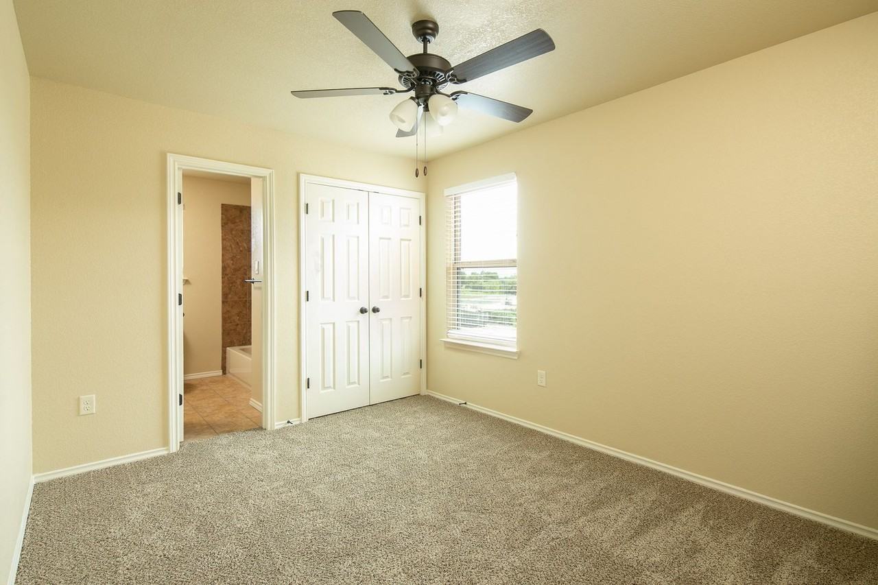 166 Samuel Dr - Photo 7 of 14