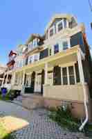 featured image of 437 Harris St