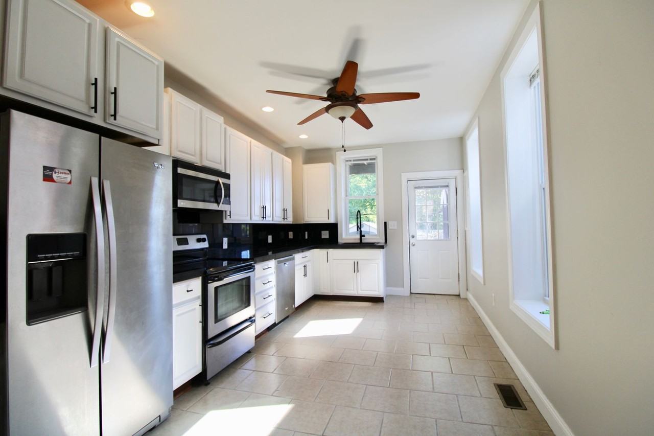 437 Harris St - Photo 2 of 18