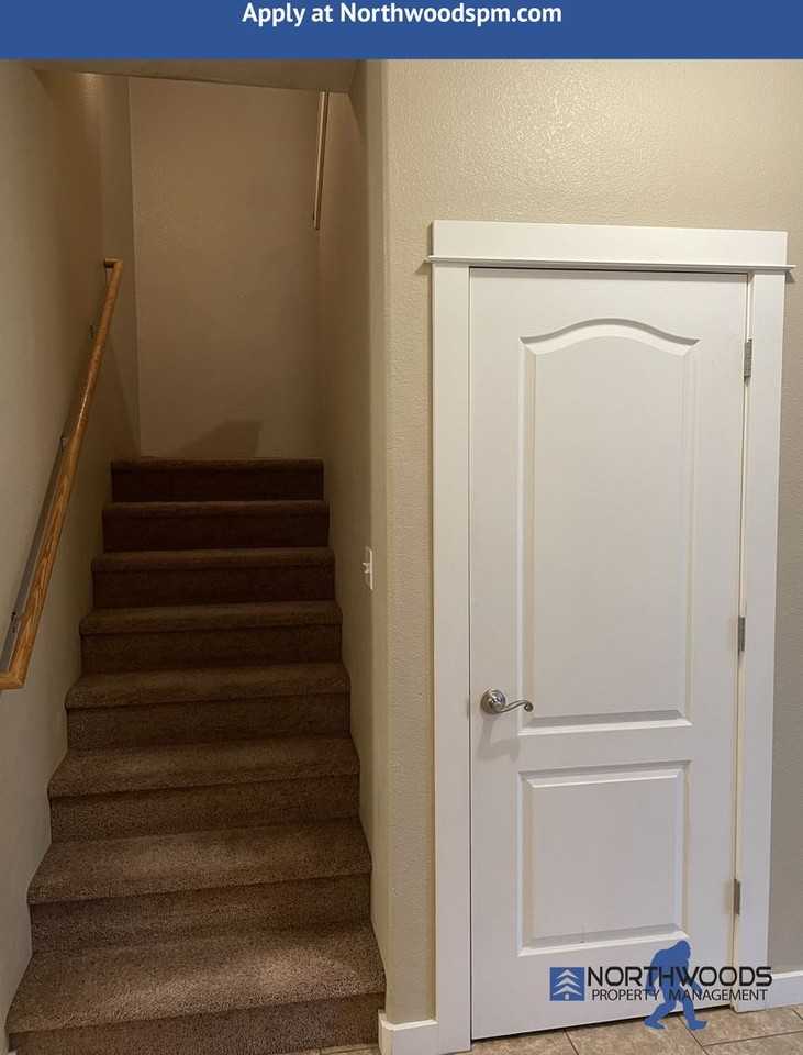 445 N 9th St - Photo 3 of 27