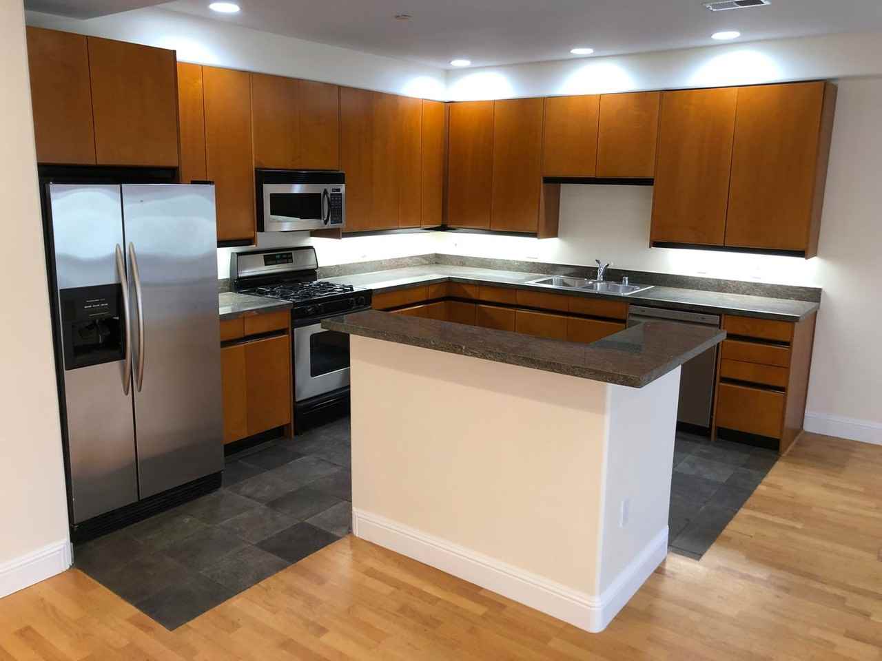 316 Bartlett St #1 - Photo 5 of 28