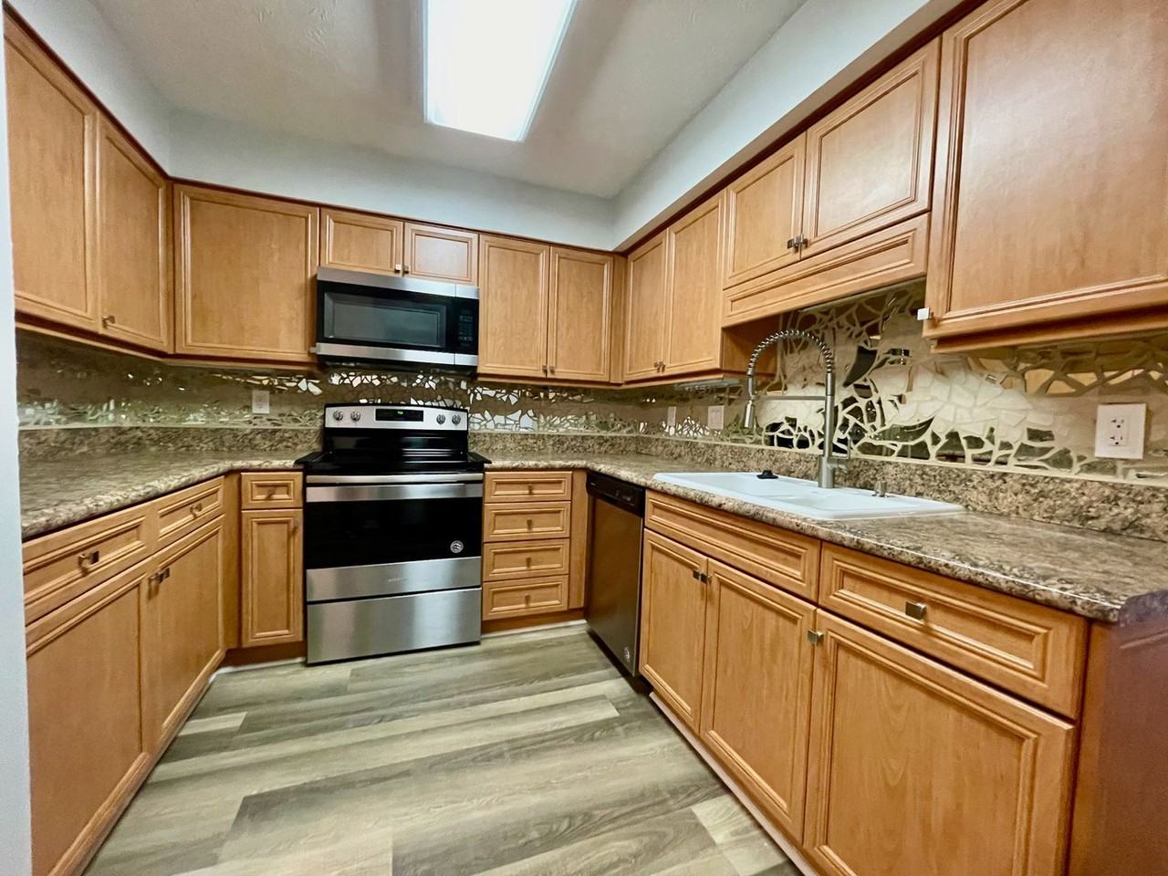 1658 Ironwood Rd - Photo 7 of 22
