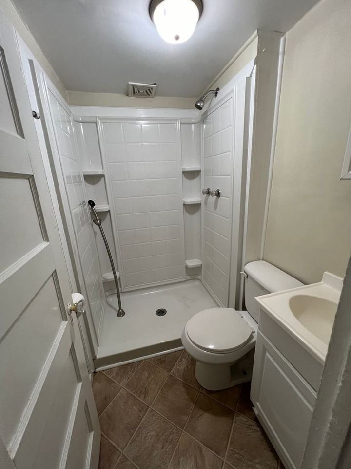 326 Mayflower Ave - Photo 6 of 10