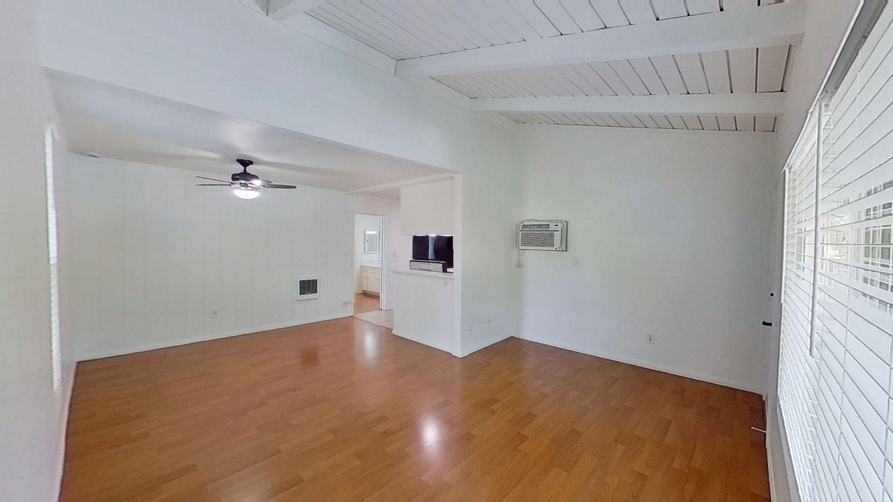 1010 W Macarthur Blvd #136 - Photo 2 of 14