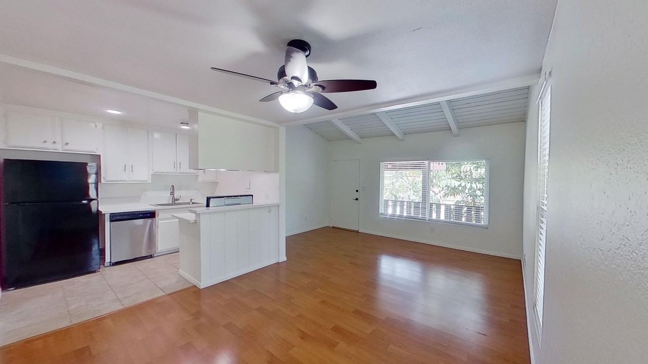 1010 W Macarthur Blvd #136 - Photo 4 of 14