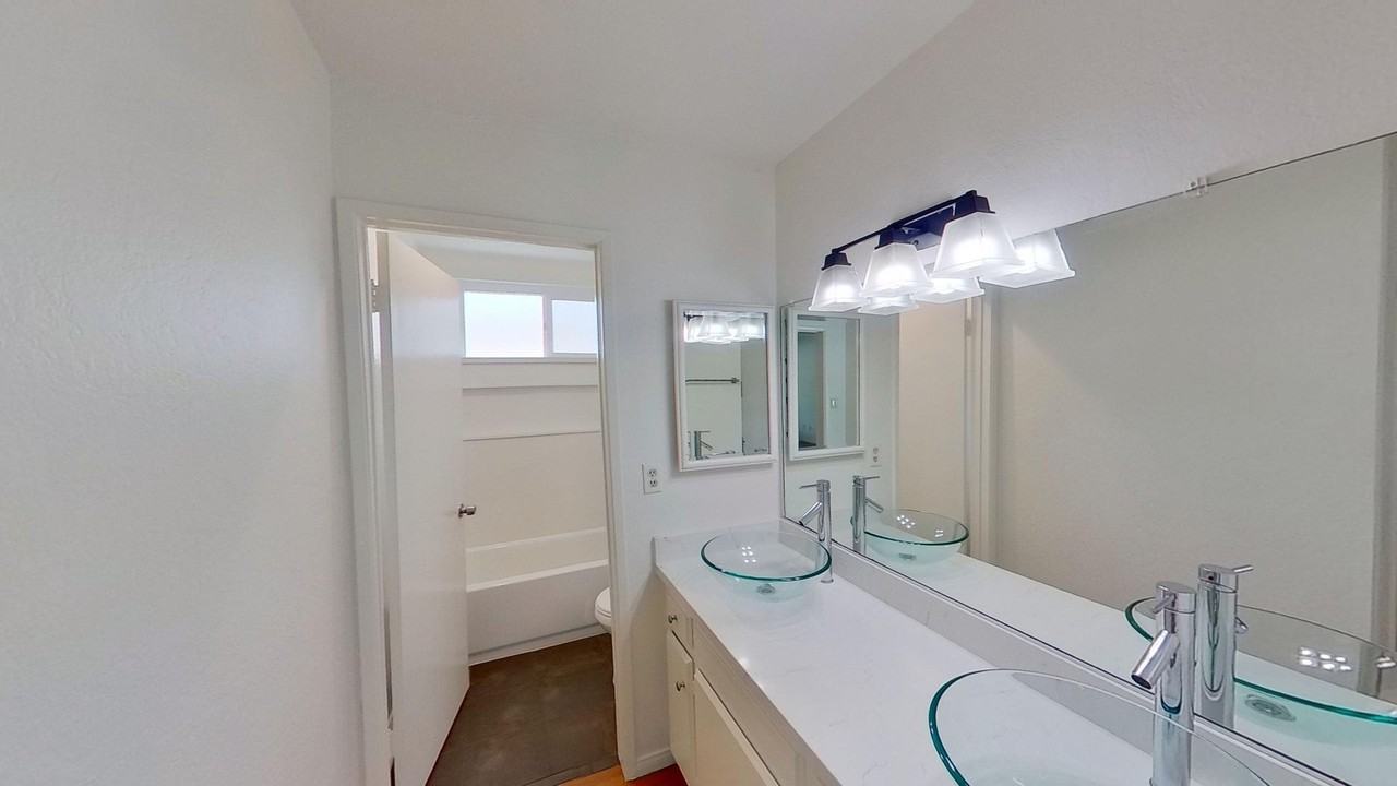 1010 W Macarthur Blvd #136 - Photo 7 of 14