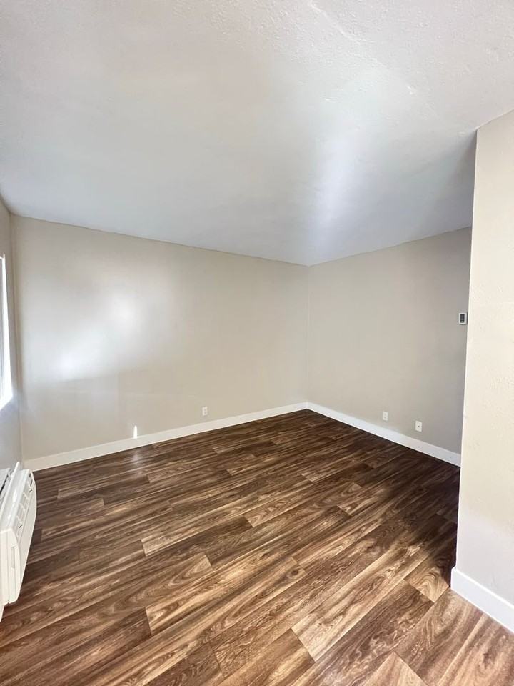 Sage View Apts - Photo 2 of 16