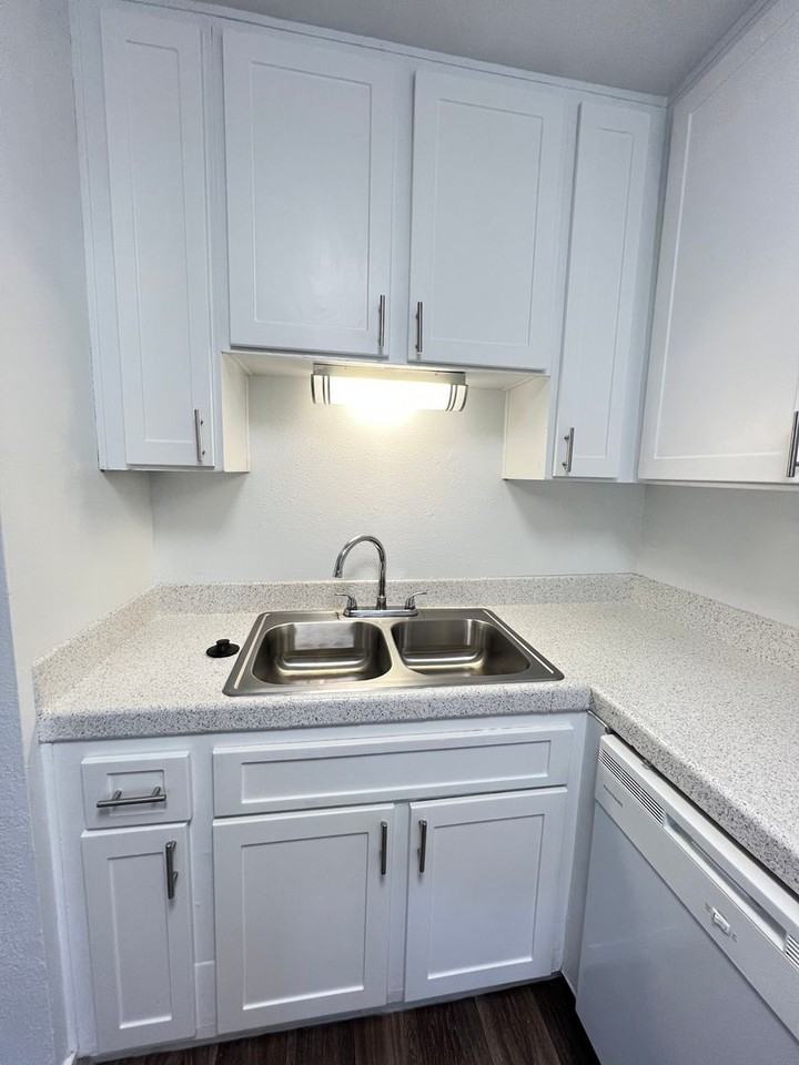 Sage View Apts - Photo 4 of 16