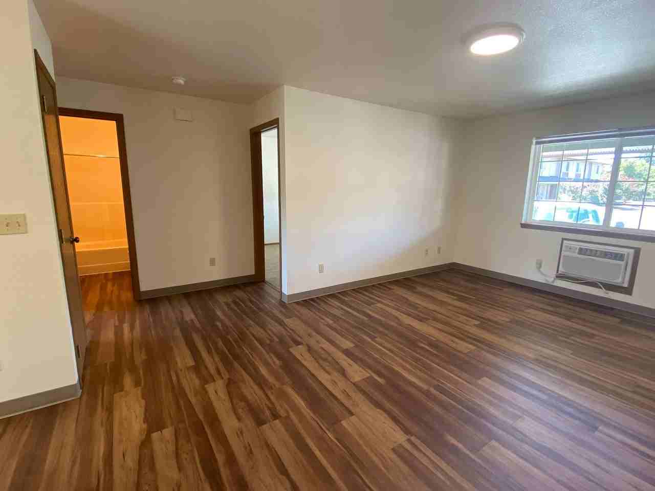 Chateau Alder - Photo 3 of 50