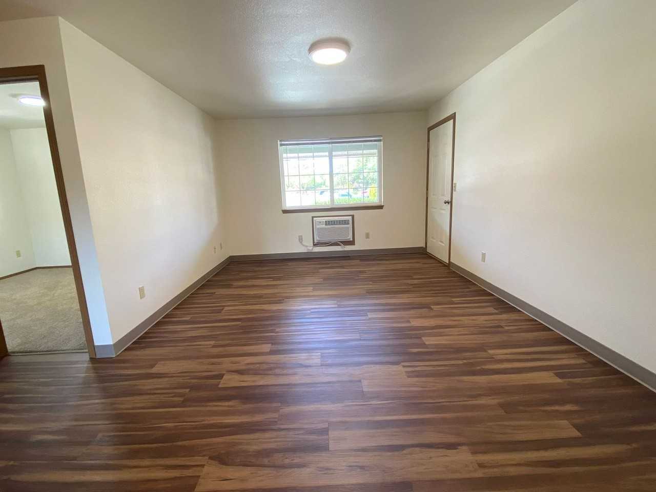 Chateau Alder - Photo 4 of 50