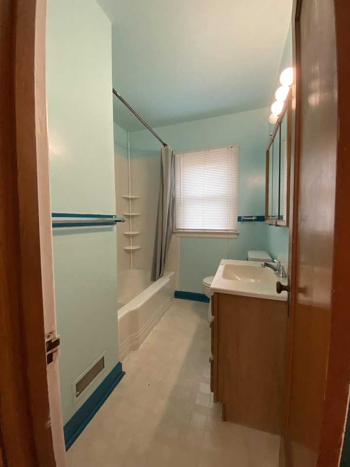 216 E 6th St - Photo 2 of 14