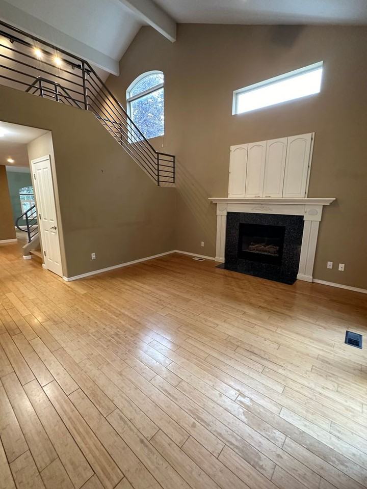 2121 Meander Dr - Photo 3 of 50