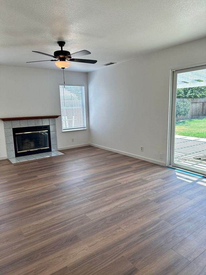 1220 Lee Ave - Photo 3 of 20