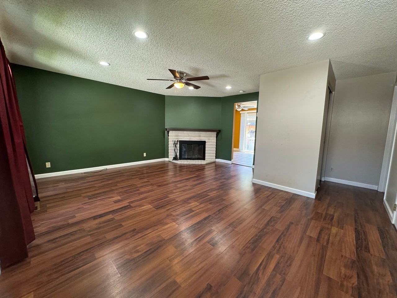 850 Woodberry Dr #2 - Photo 2 of 13