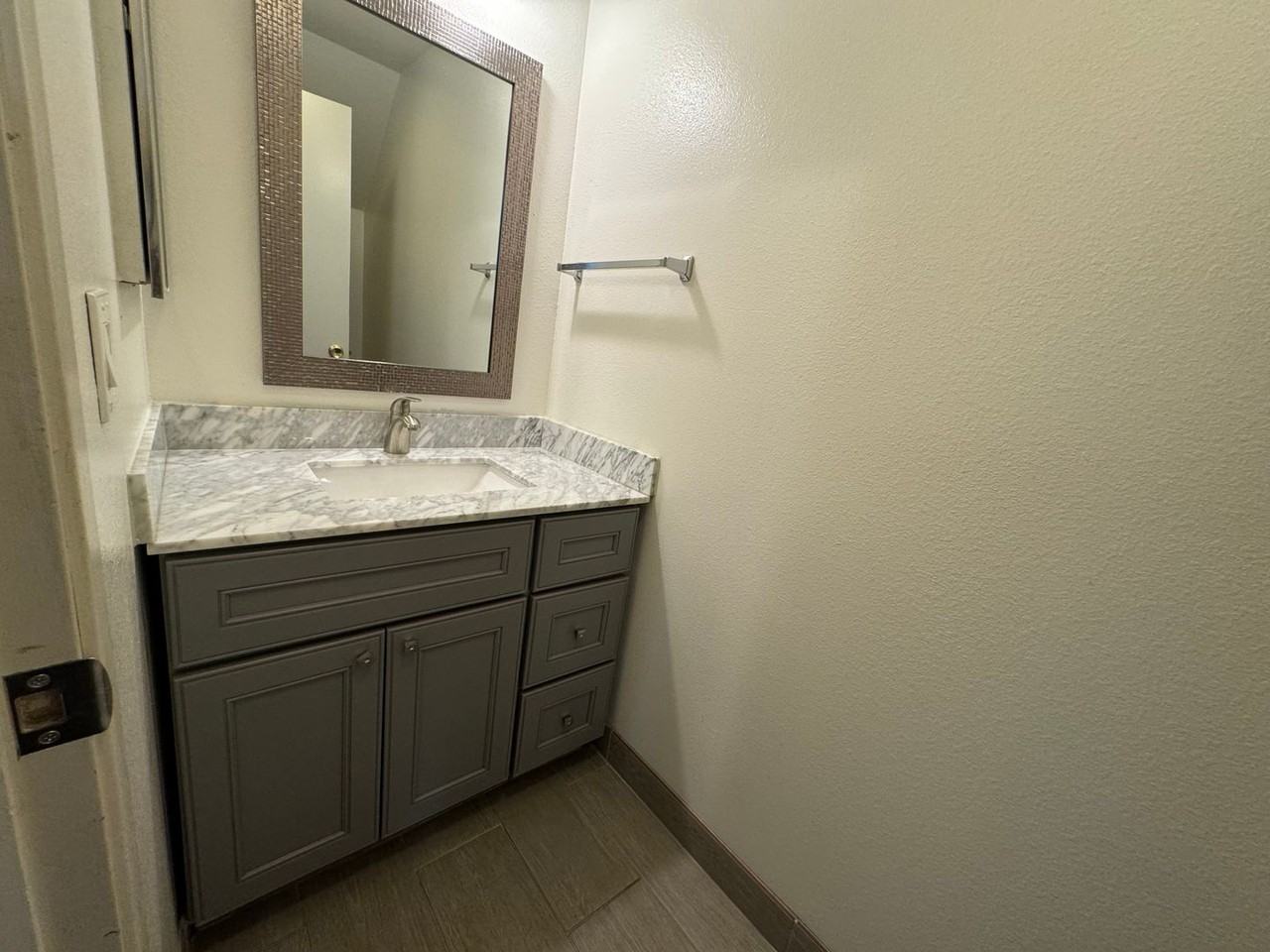 850 Woodberry Dr #2 - Photo 3 of 13