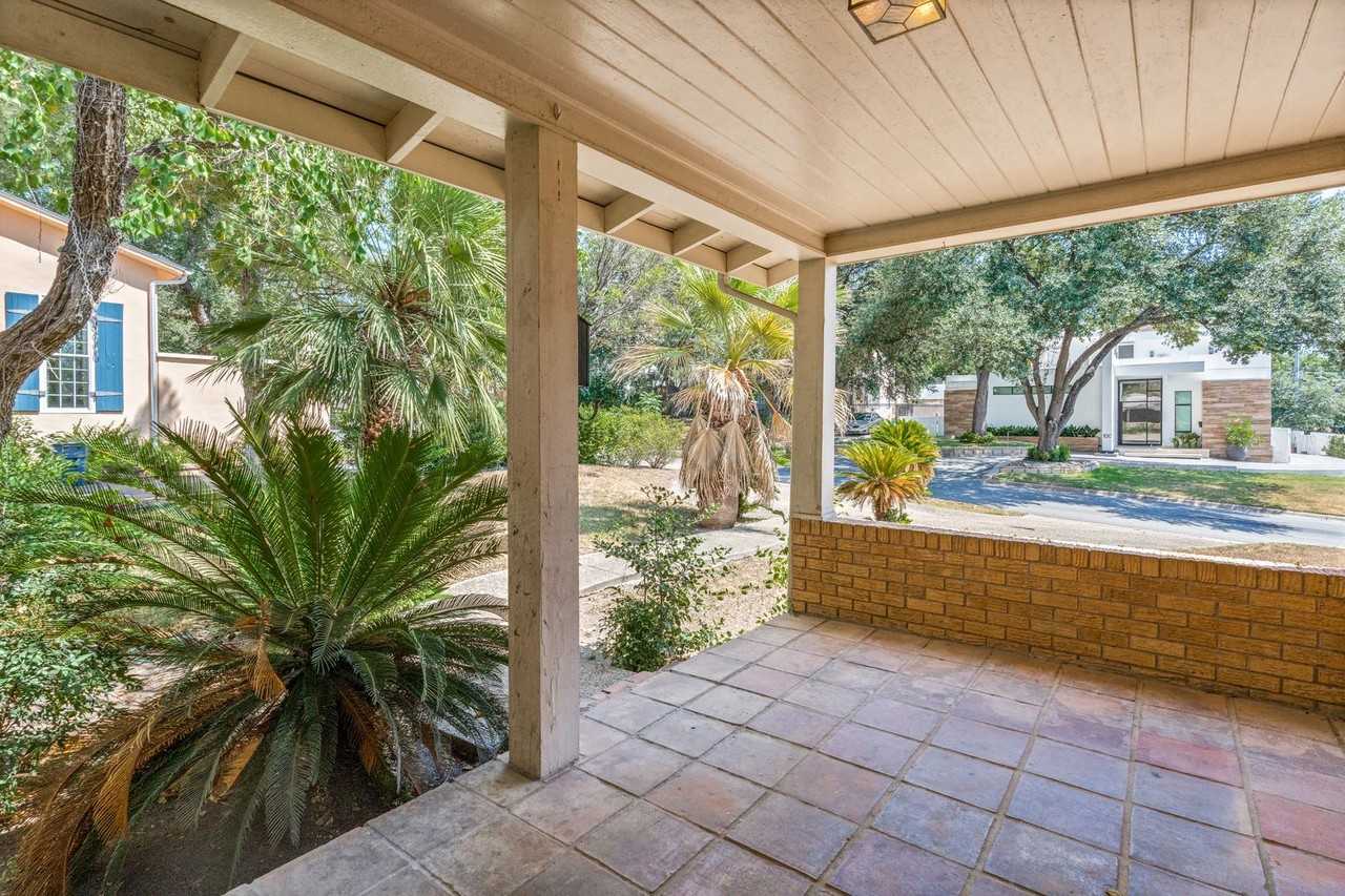 101 Canterbury Hill St - Photo 2 of 22