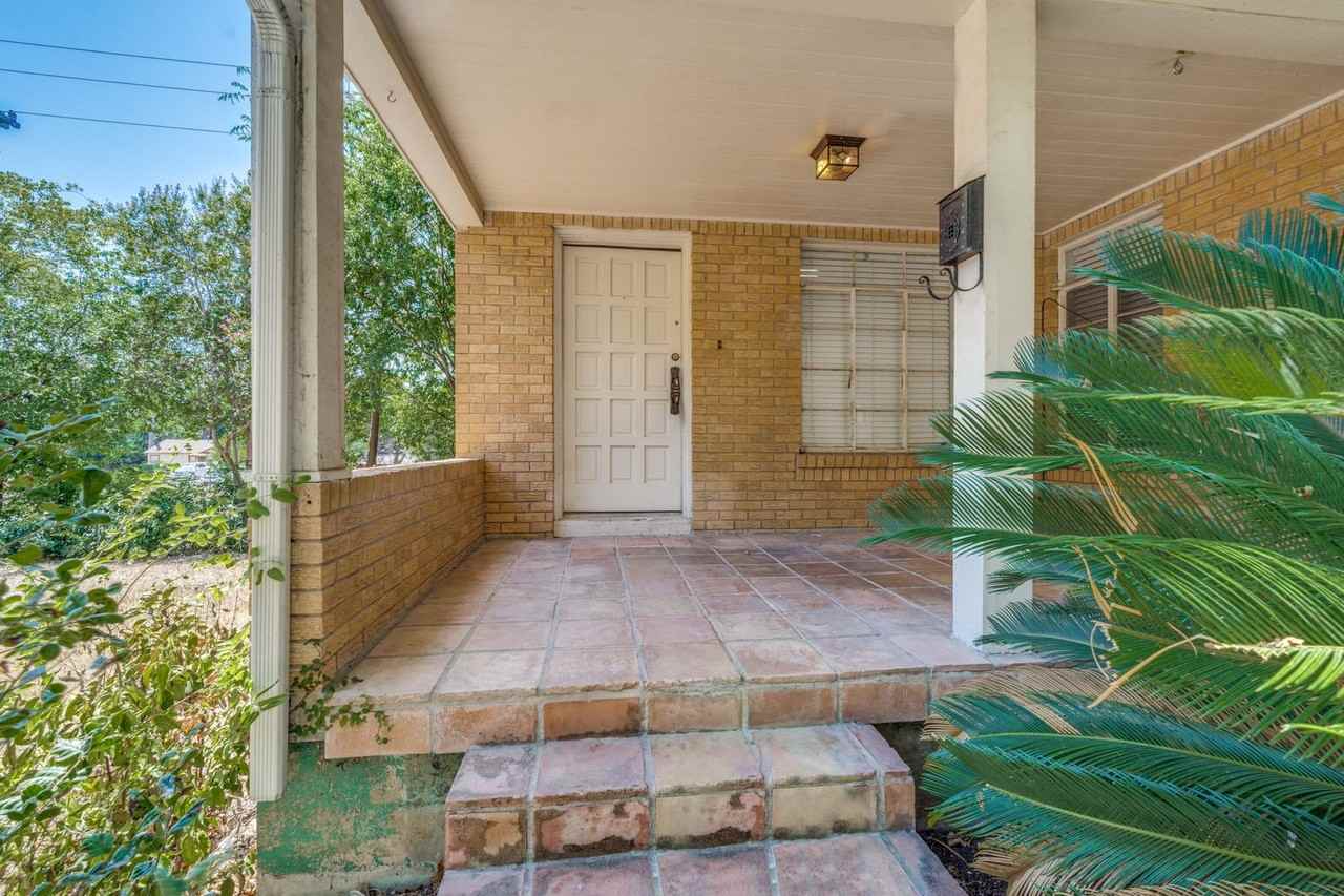 101 Canterbury Hill St - Photo 3 of 22