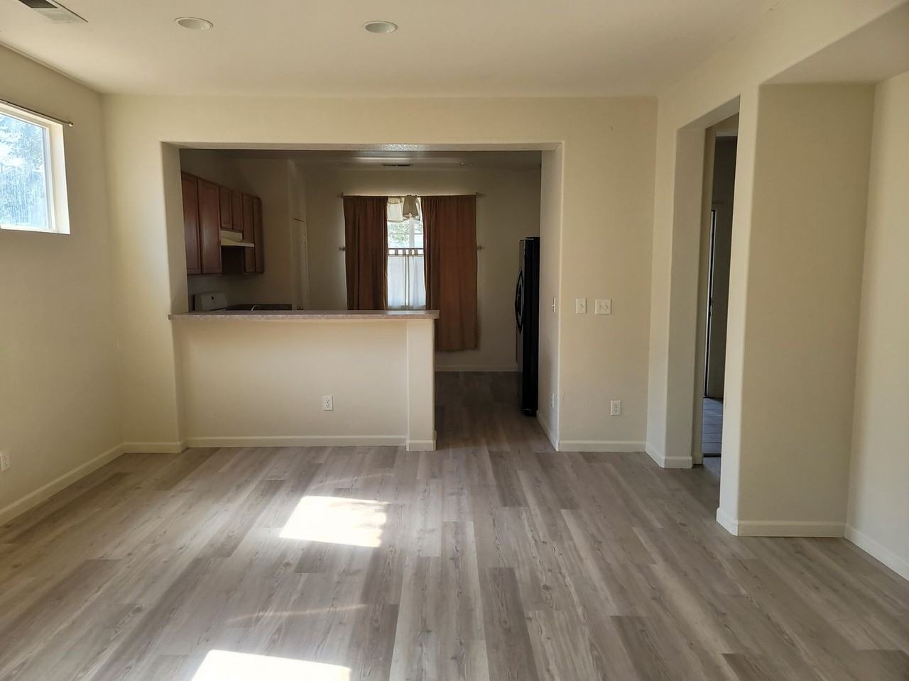 1184 Mountain Rose Dr - Photo 3 of 25