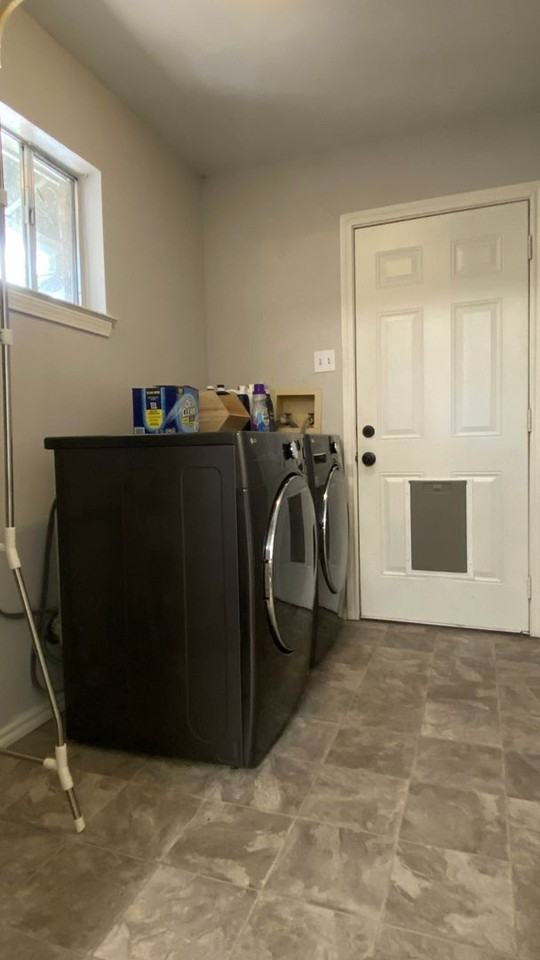 3957 Wosley Dr - Photo 2 of 15
