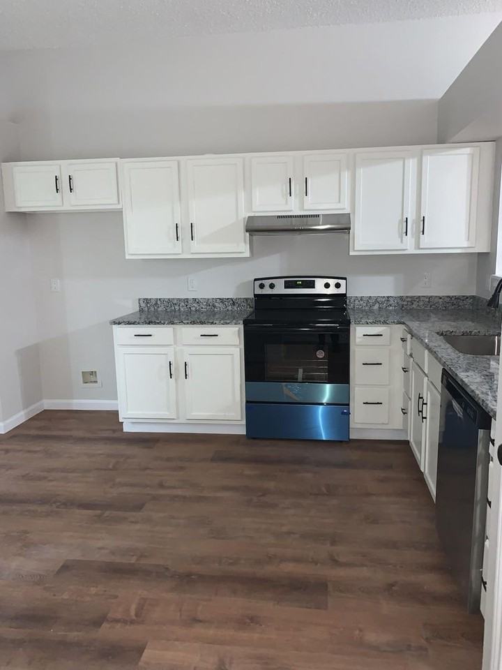 120 Plumthicket Ln - Photo 5 of 19