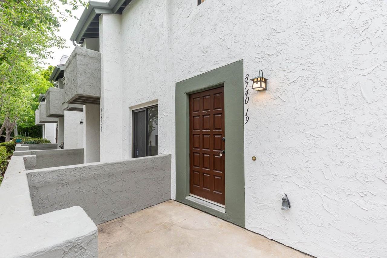 8740 Villa La Jolla Drive - Photo 3 of 28