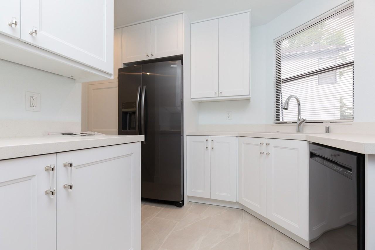 8740 Villa La Jolla Drive - Photo 7 of 28