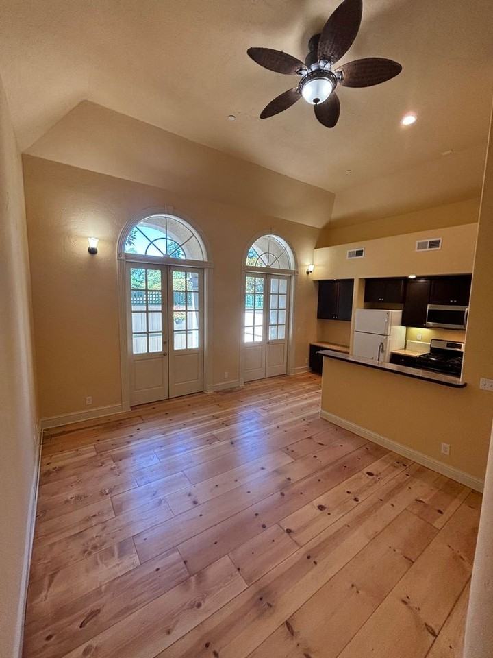 2063 Hoen Ave Unit A - Photo 2 of 11