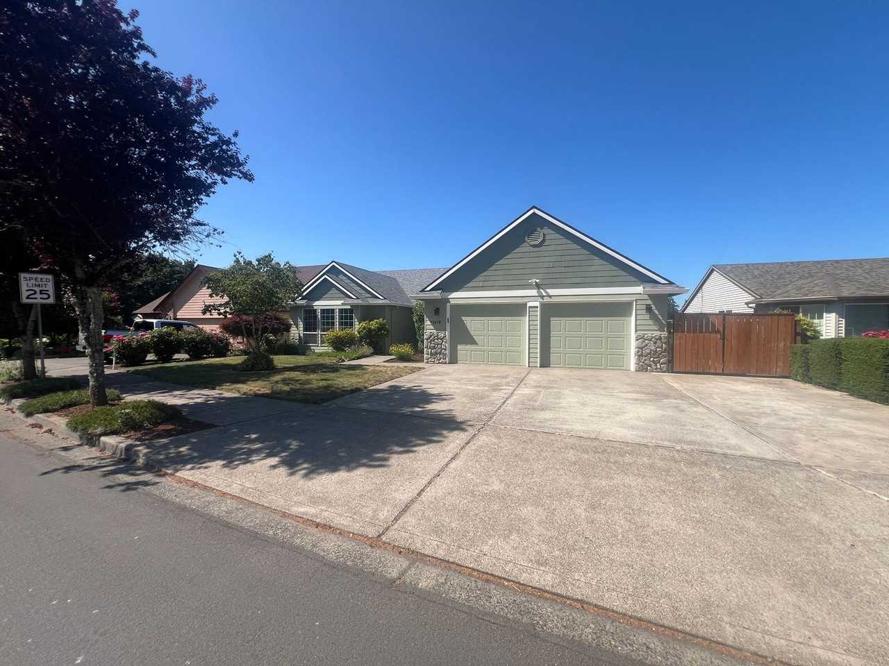 13610 Barclay Hills Dr - Photo 2 of 35