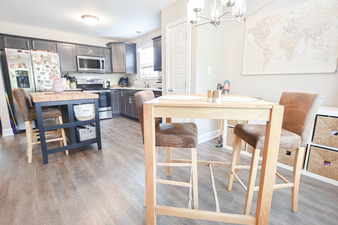 893 Lutz Ln - Photo 5 of 15