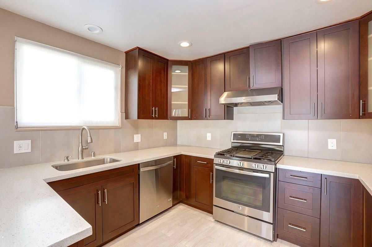 294 Lincoln Ave - Photo 7 of 21