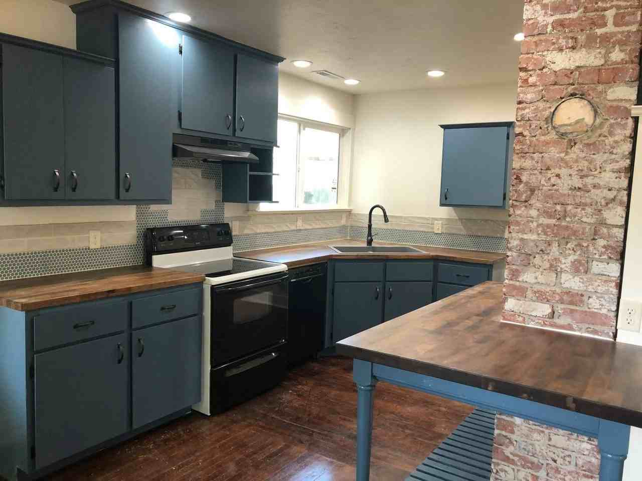 148 S Fairfield Ave - Photo 7 of 26