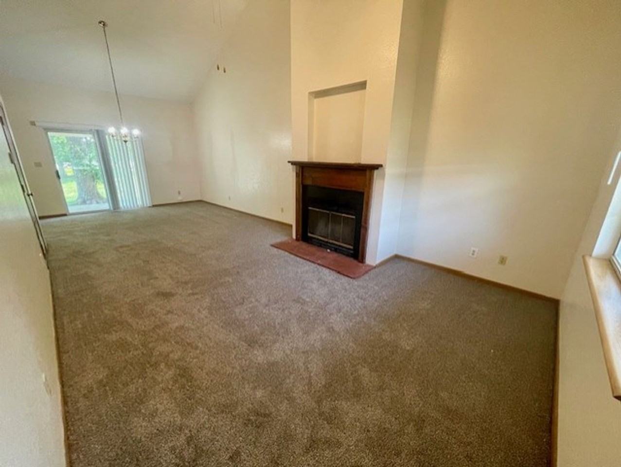 1716 Telluride Ln - Photo 3 of 25