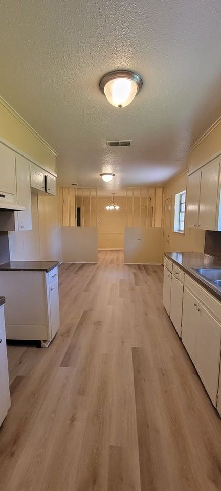 1125 Mcdaniel Dr - Photo 2 of 19