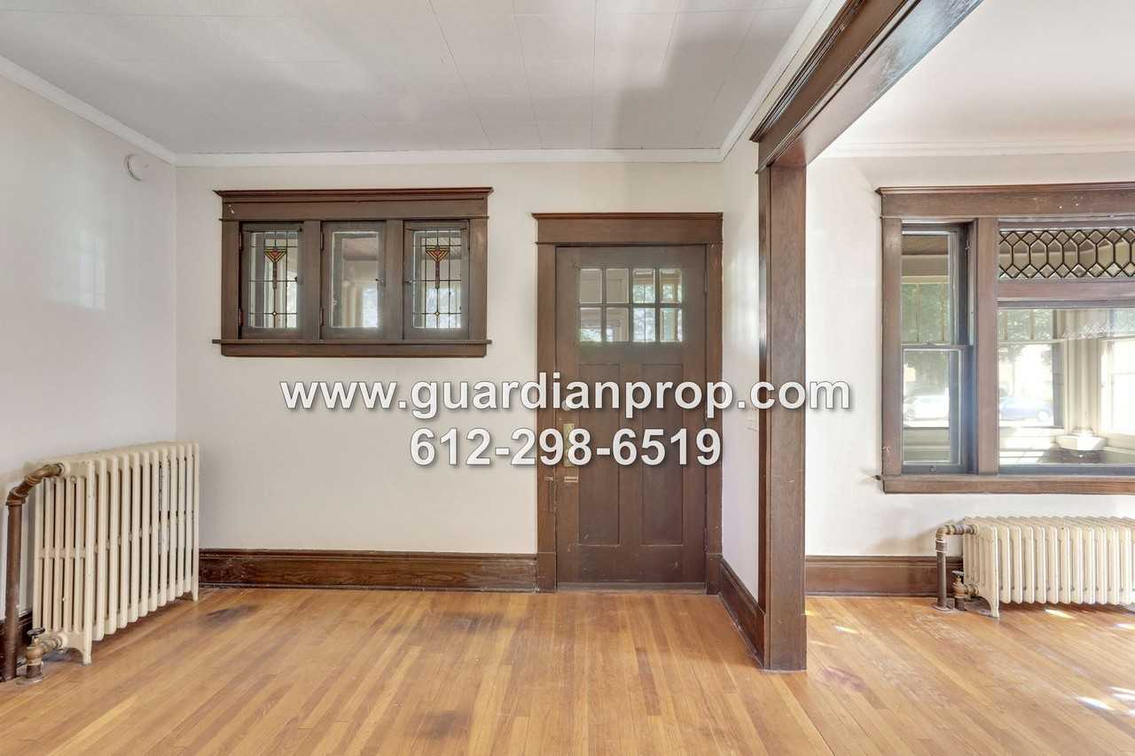 1612 Minnehaha Ave W - Photo 3 of 17