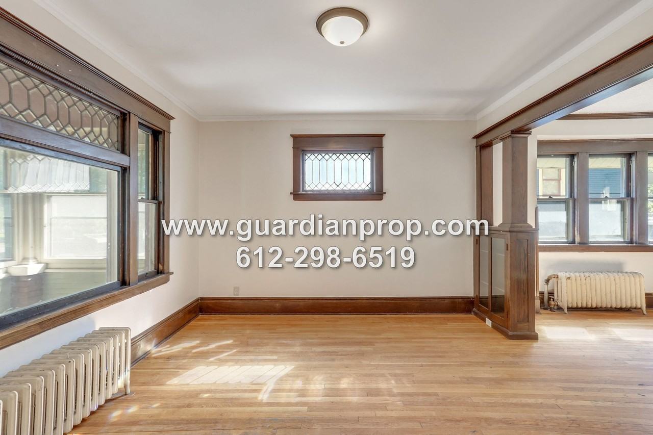 1612 Minnehaha Ave W - Photo 4 of 17