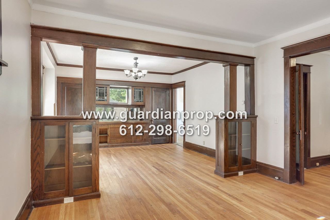 1612 Minnehaha Ave W - Photo 5 of 17