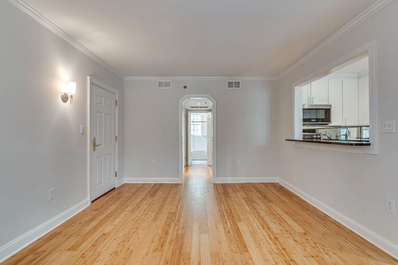 610 Bashford Ln - Photo 3 of 21