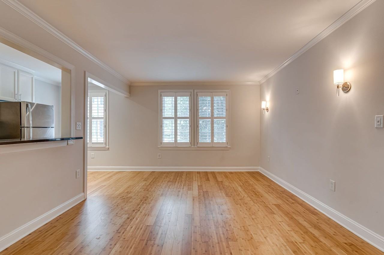 610 Bashford Ln - Photo 4 of 21