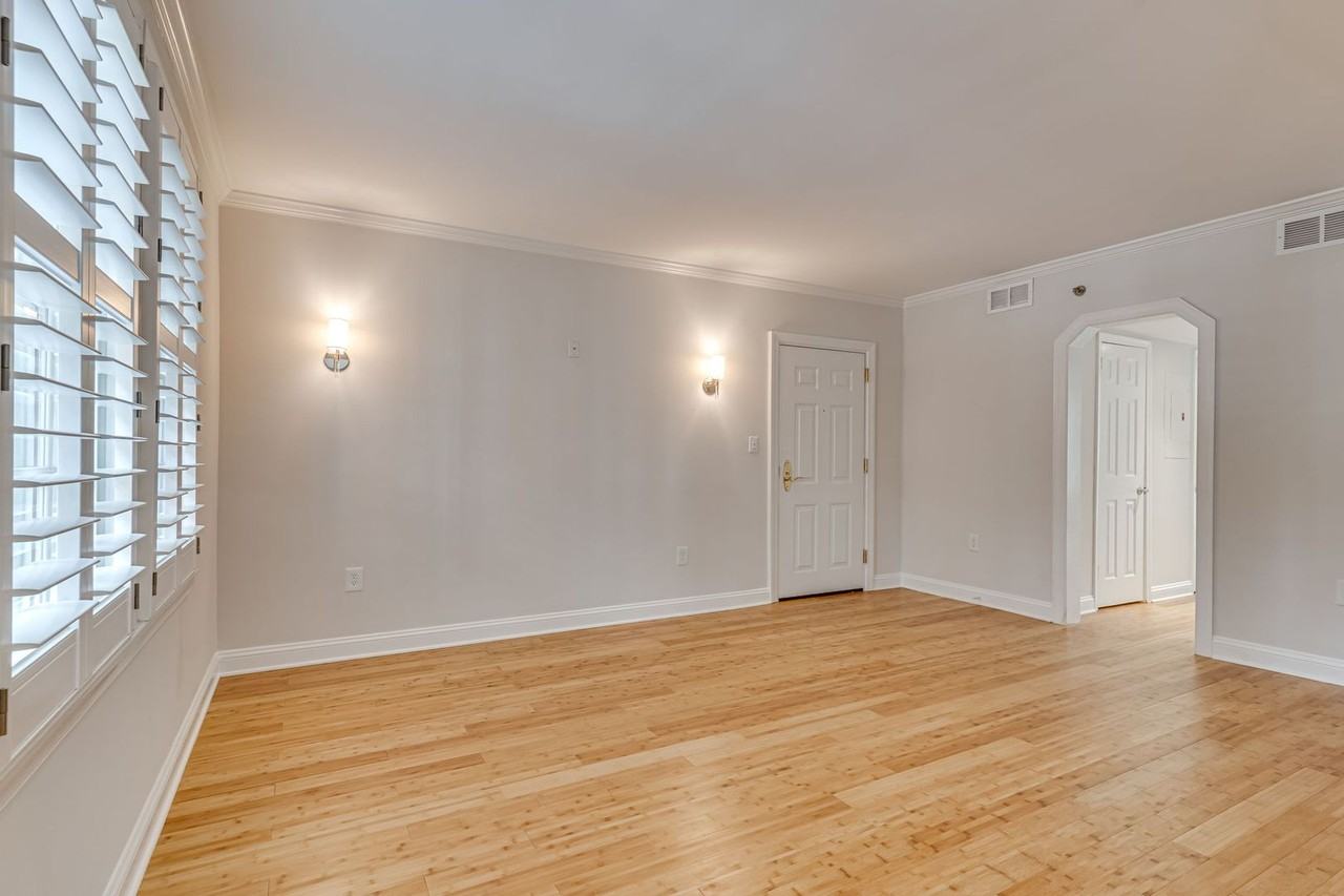 610 Bashford Ln - Photo 5 of 21