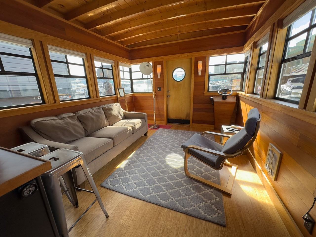 4733 Shilshole Ave Nw - Photo 5 of 16