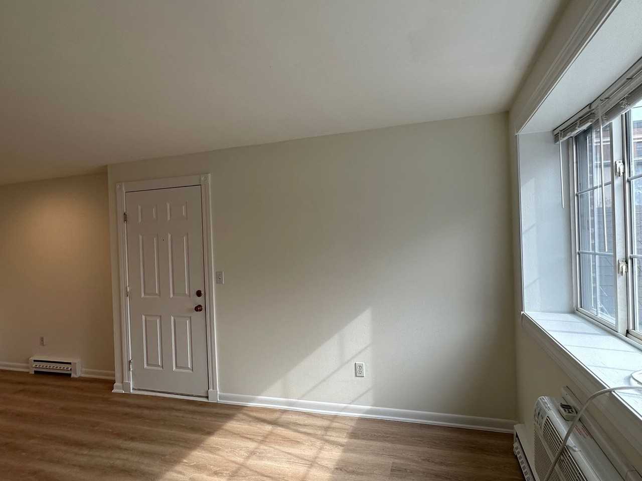 23 Embassy Rd - Photo 4 of 33