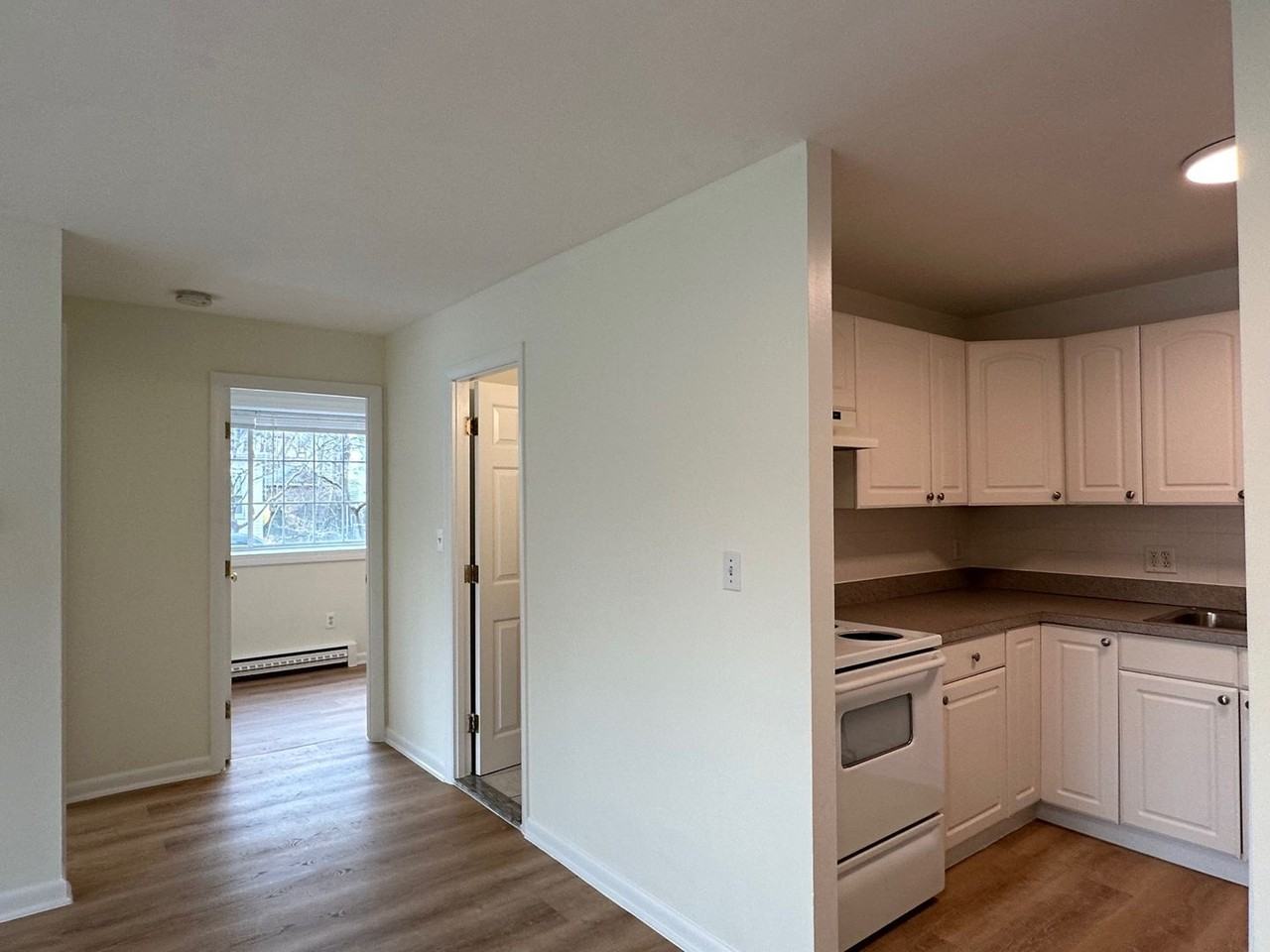 23 Embassy Rd - Photo 7 of 33