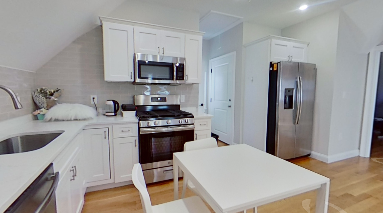 64 Gordon St - Photo 2 of 8