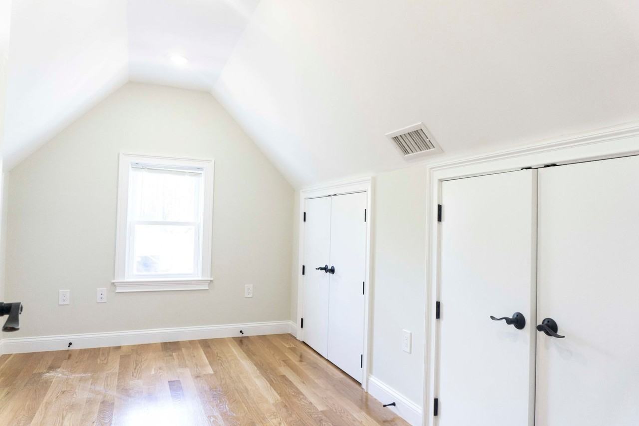 64 Gordon St - Photo 7 of 8