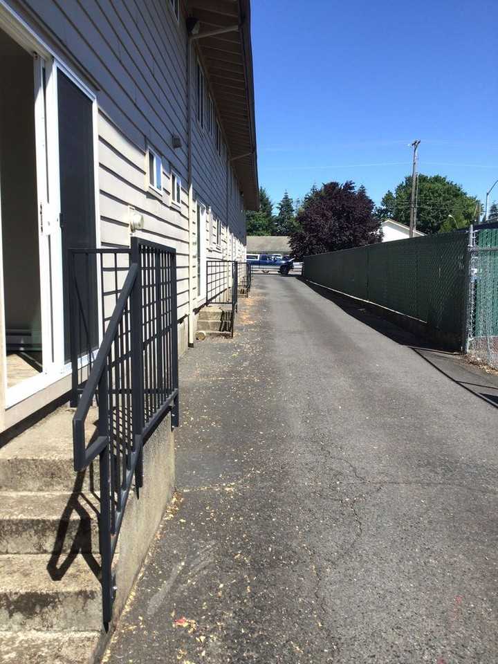 The Court at Hawthorne - Photo 5 of 24