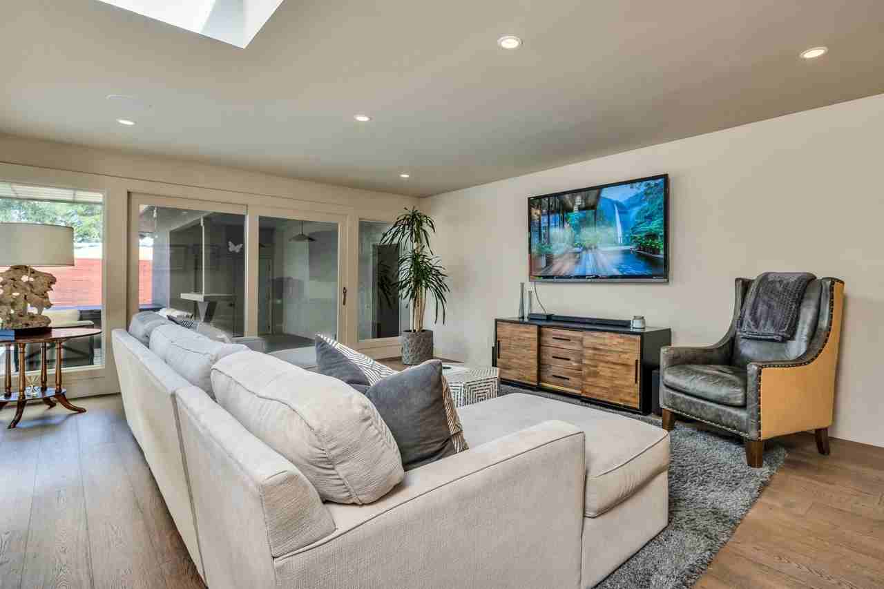 19 Gleneagle Cir - Photo 3 of 50