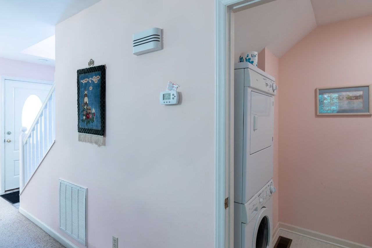 102 102 Mecklenburg Circle - Photo 3 of 15