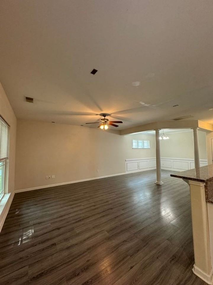 670 Summer Hill Way - Photo 4 of 23
