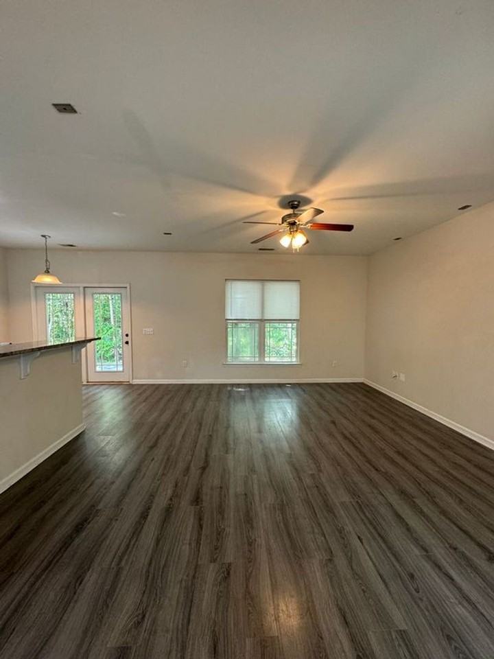 670 Summer Hill Way - Photo 5 of 23